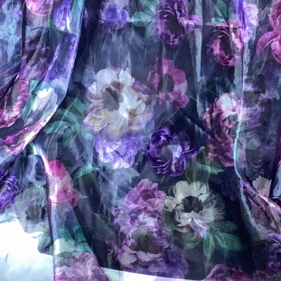 Eliza J
Sleeveless Surplice Neck Mixed Media Gown - Picture 11 of 13